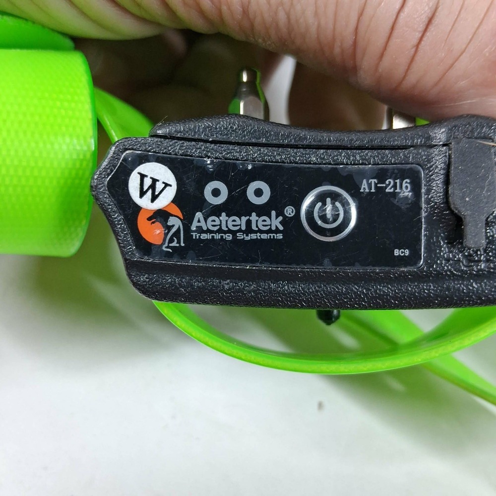 Aetertek AT-216 Dog Training System 2-Collar Kit 550M Range Orange‎ Green Case - Picture 9 of 10
